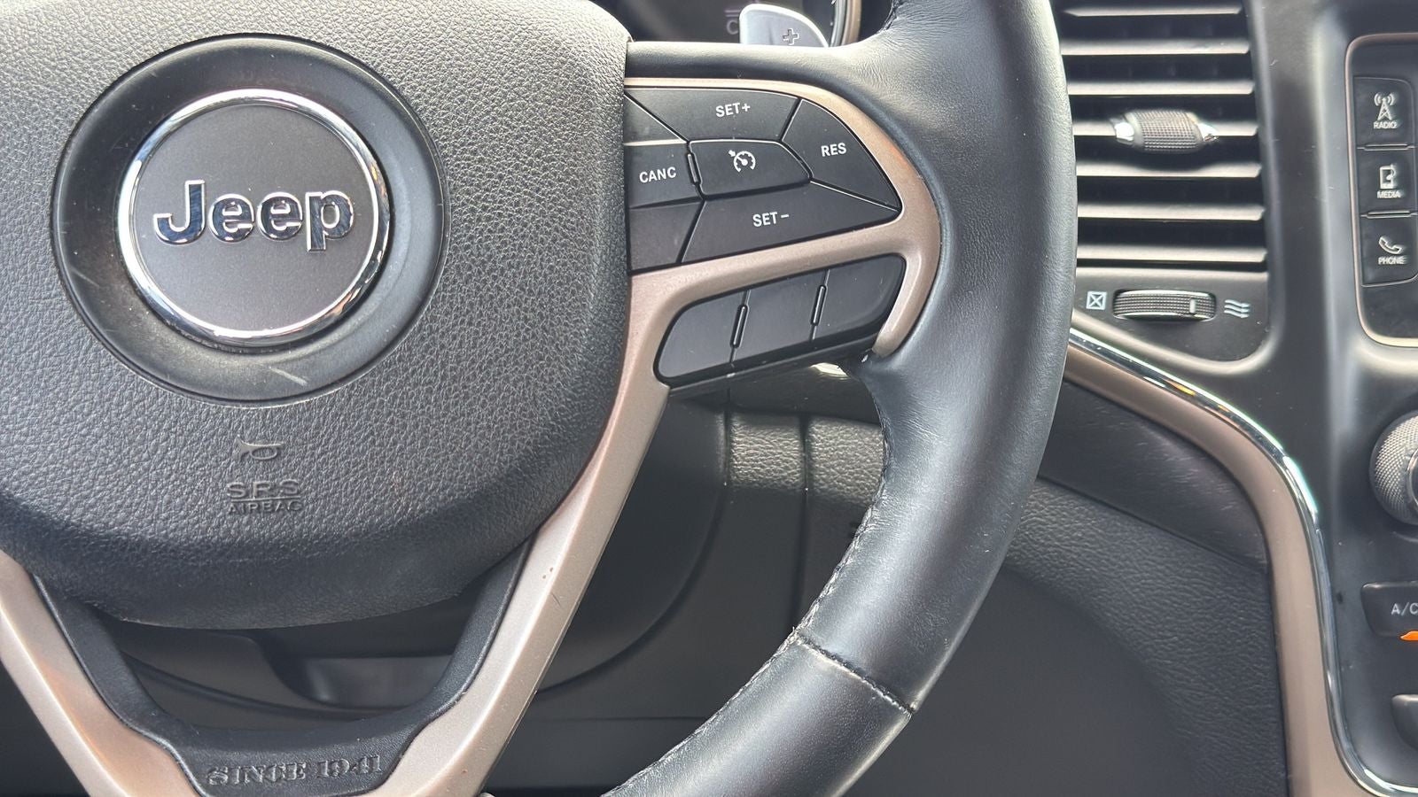 2017 Jeep Grand Cherokee Laredo