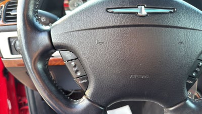 2005 Ford Thunderbird Base