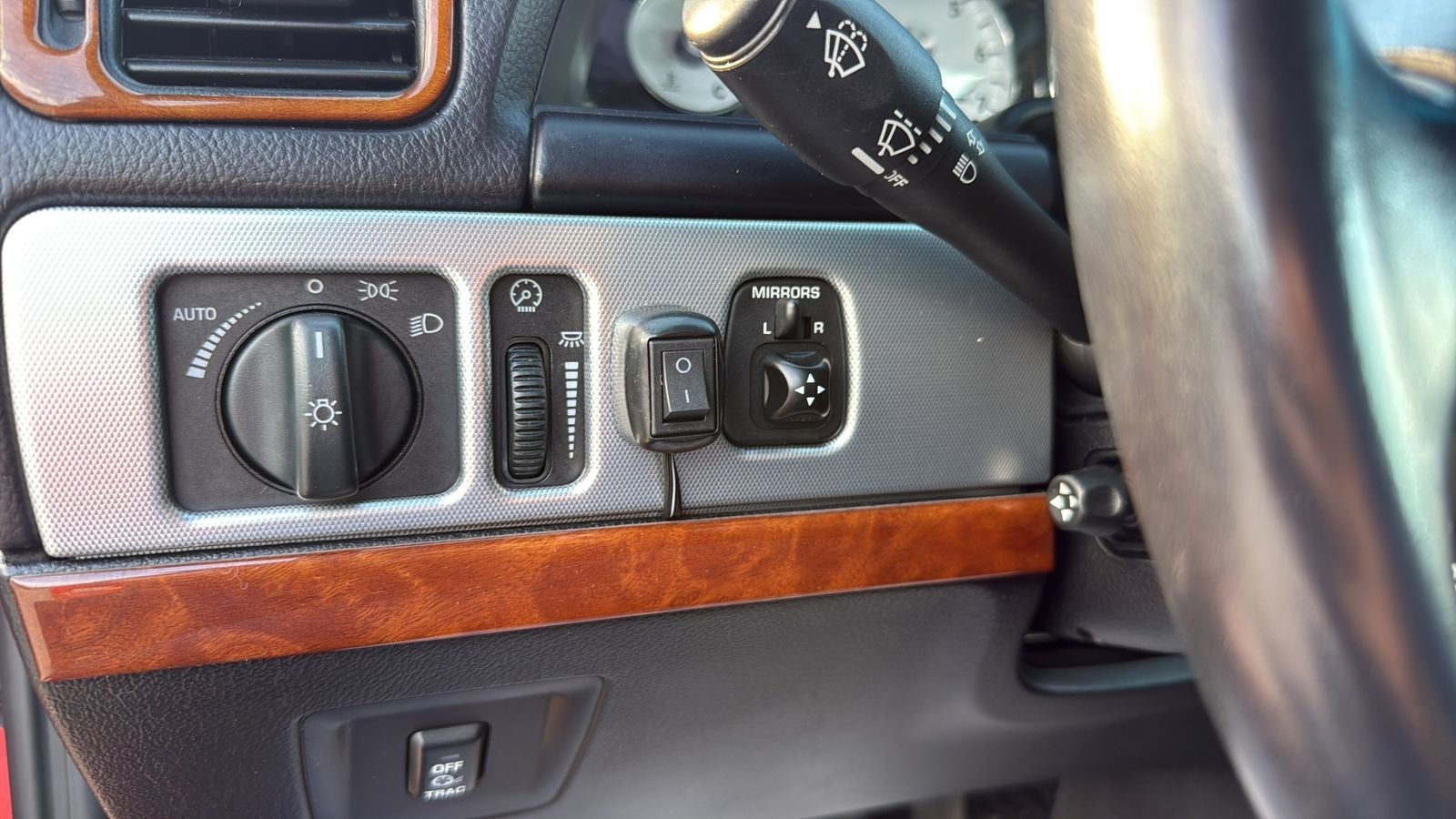 2005 Ford Thunderbird Base