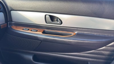 2005 Ford Thunderbird Base