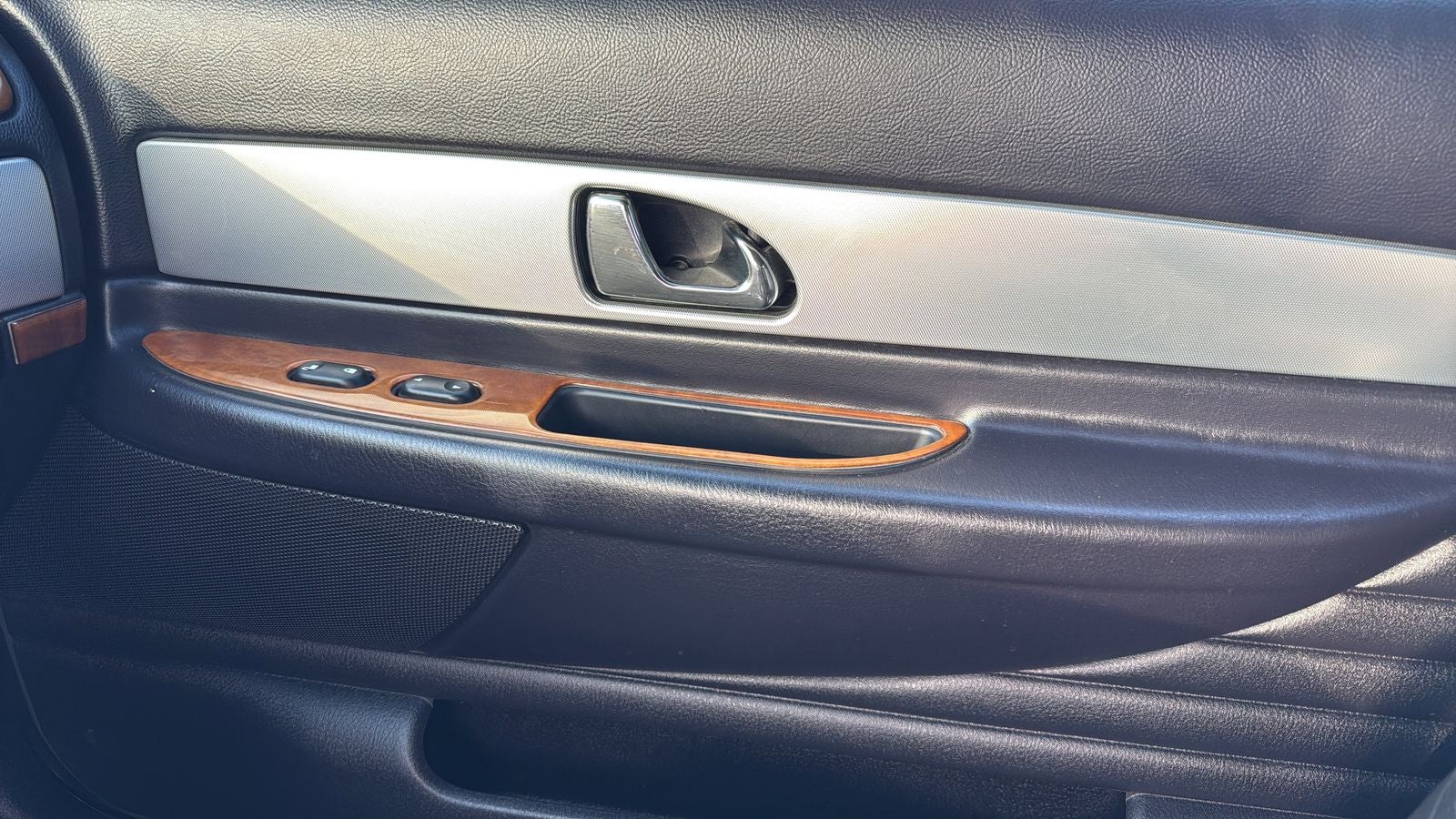 2005 Ford Thunderbird Base