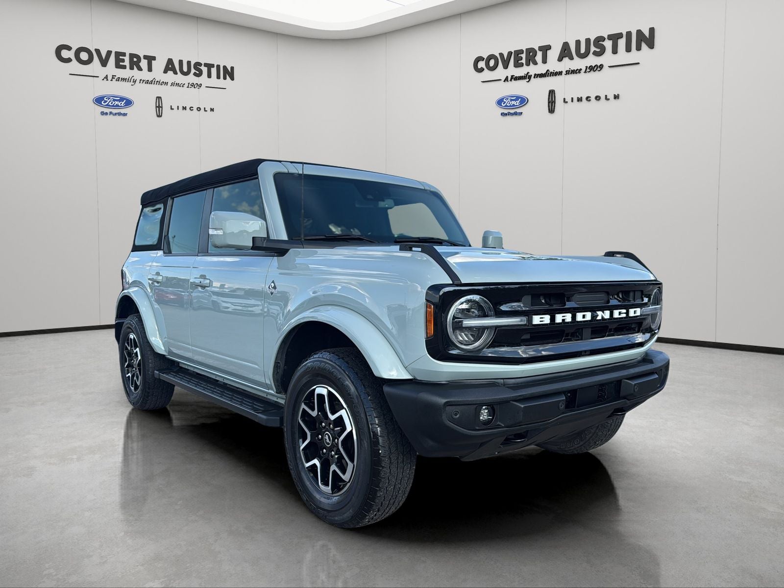 2023 Ford Bronco Outer Banks