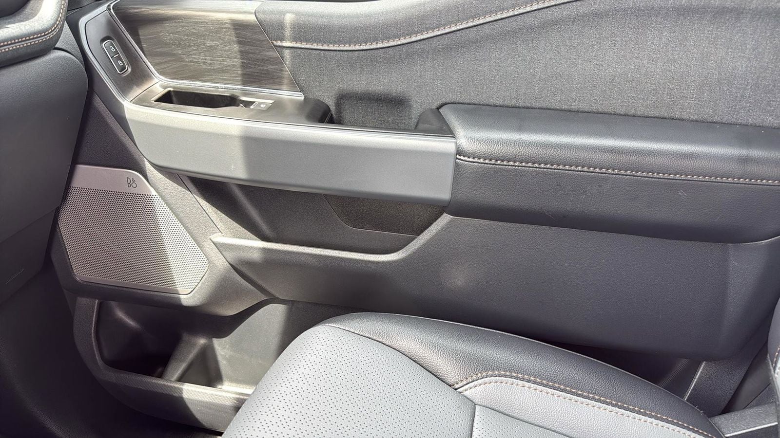 2024 Ford F-150 Lightning Lariat