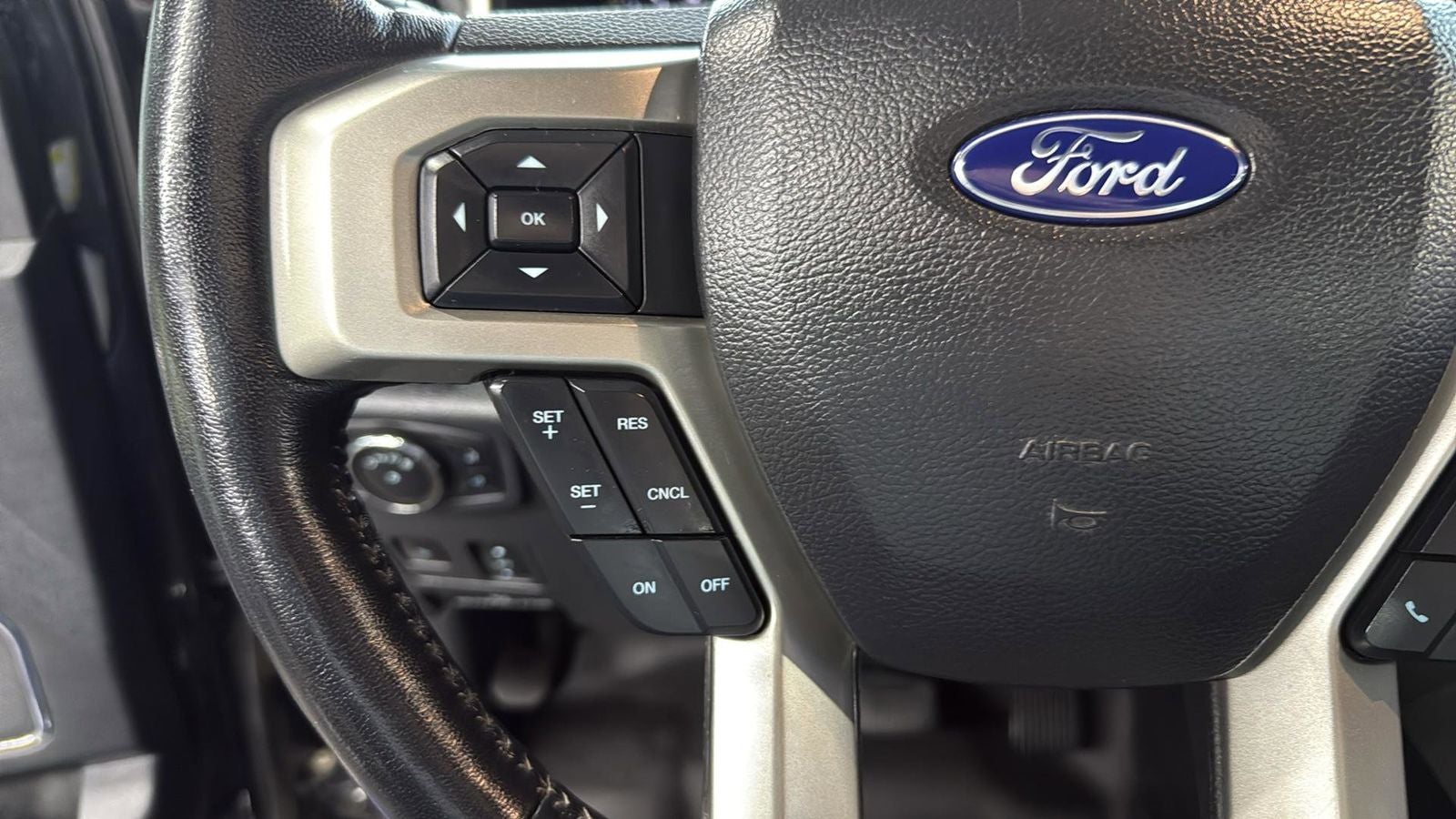 2022 Ford F-350SD Lariat