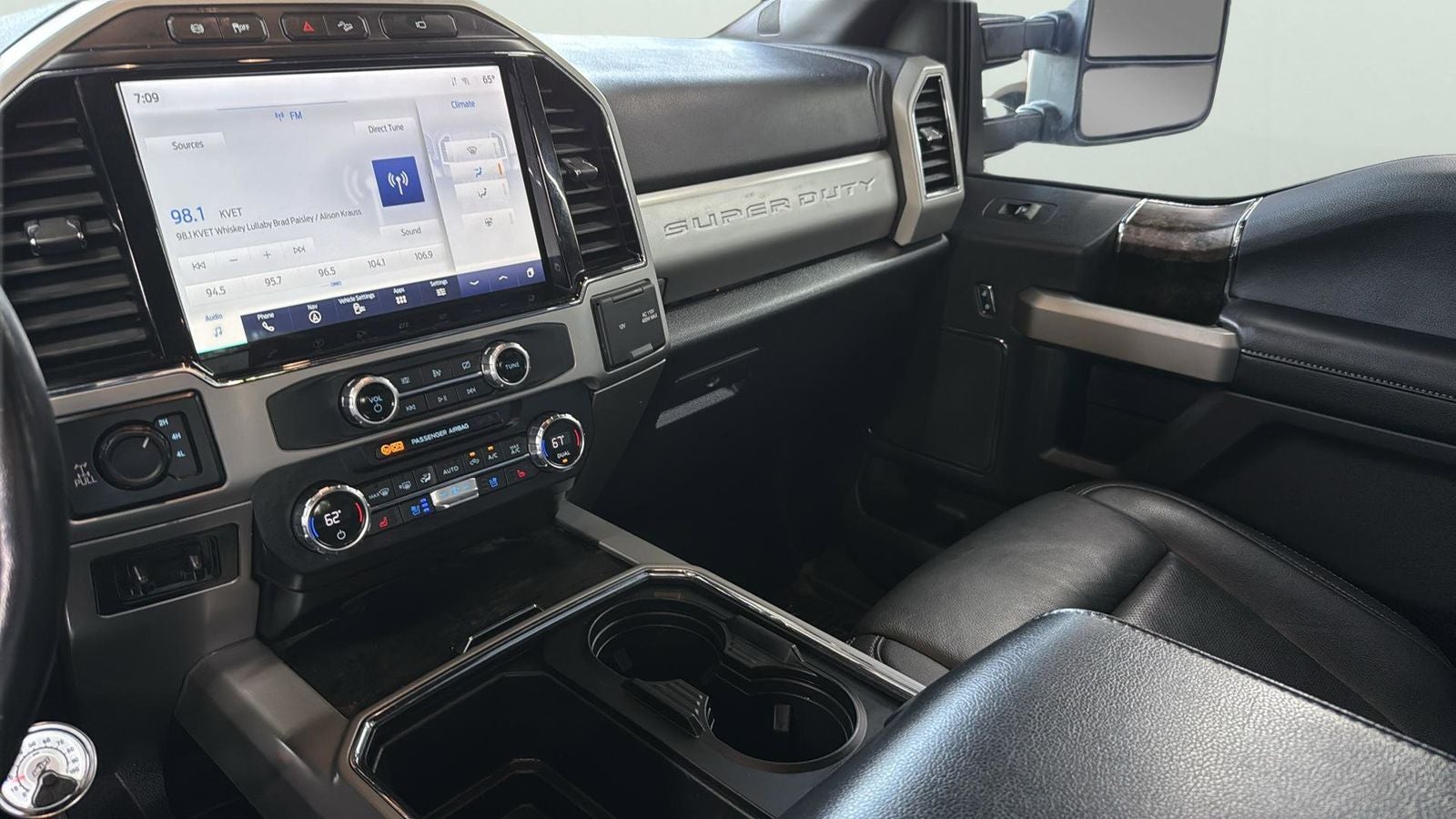 2022 Ford F-350SD Lariat