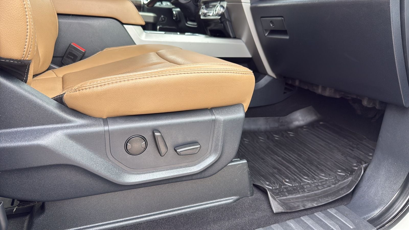 2022 Ford F-350SD Lariat