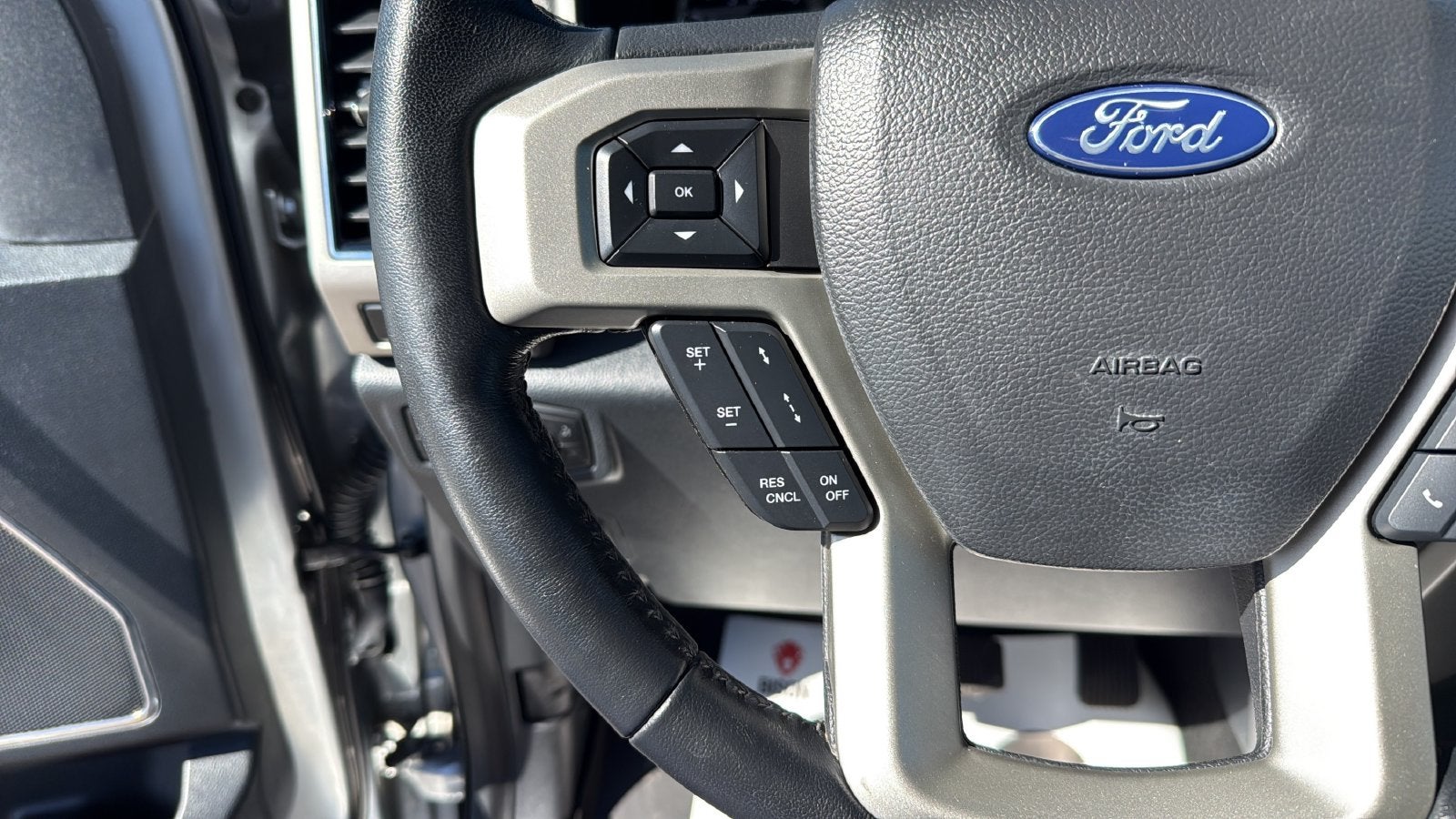 2022 Ford F-350SD Lariat