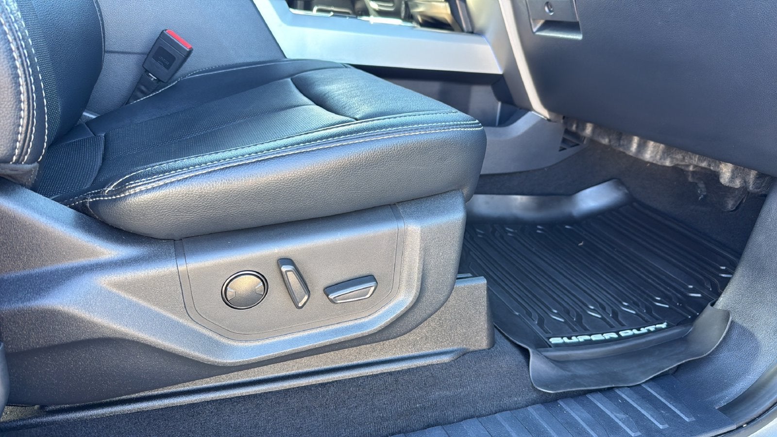 2022 Ford F-350SD Lariat