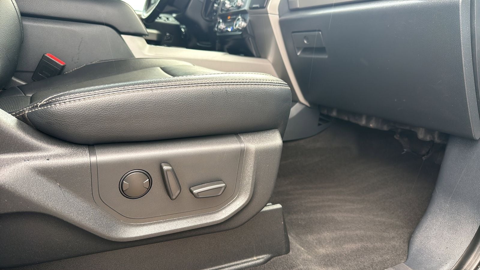 2022 Ford F-350SD Lariat