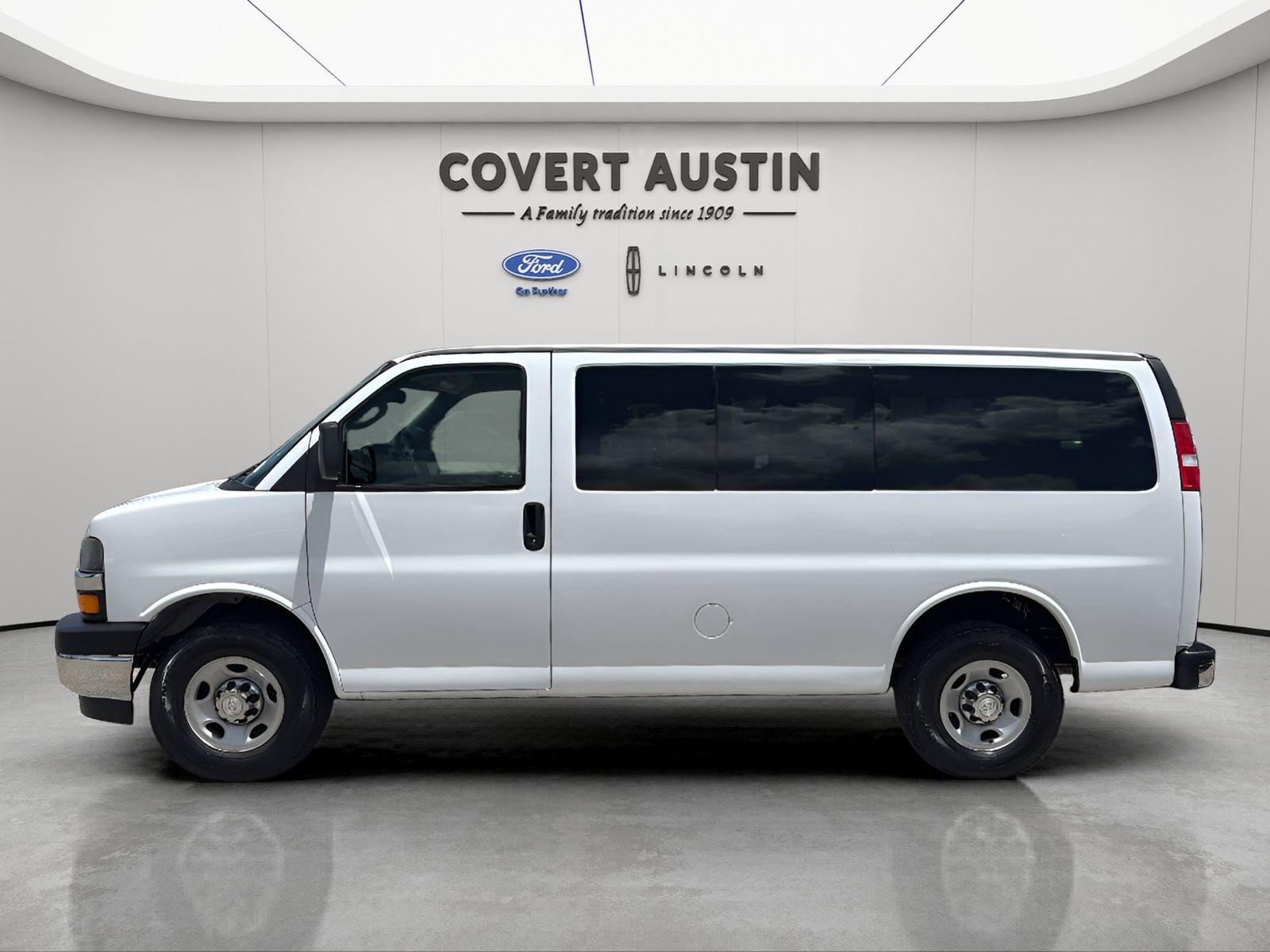 2018 Chevrolet Express 3500 LT Passenger