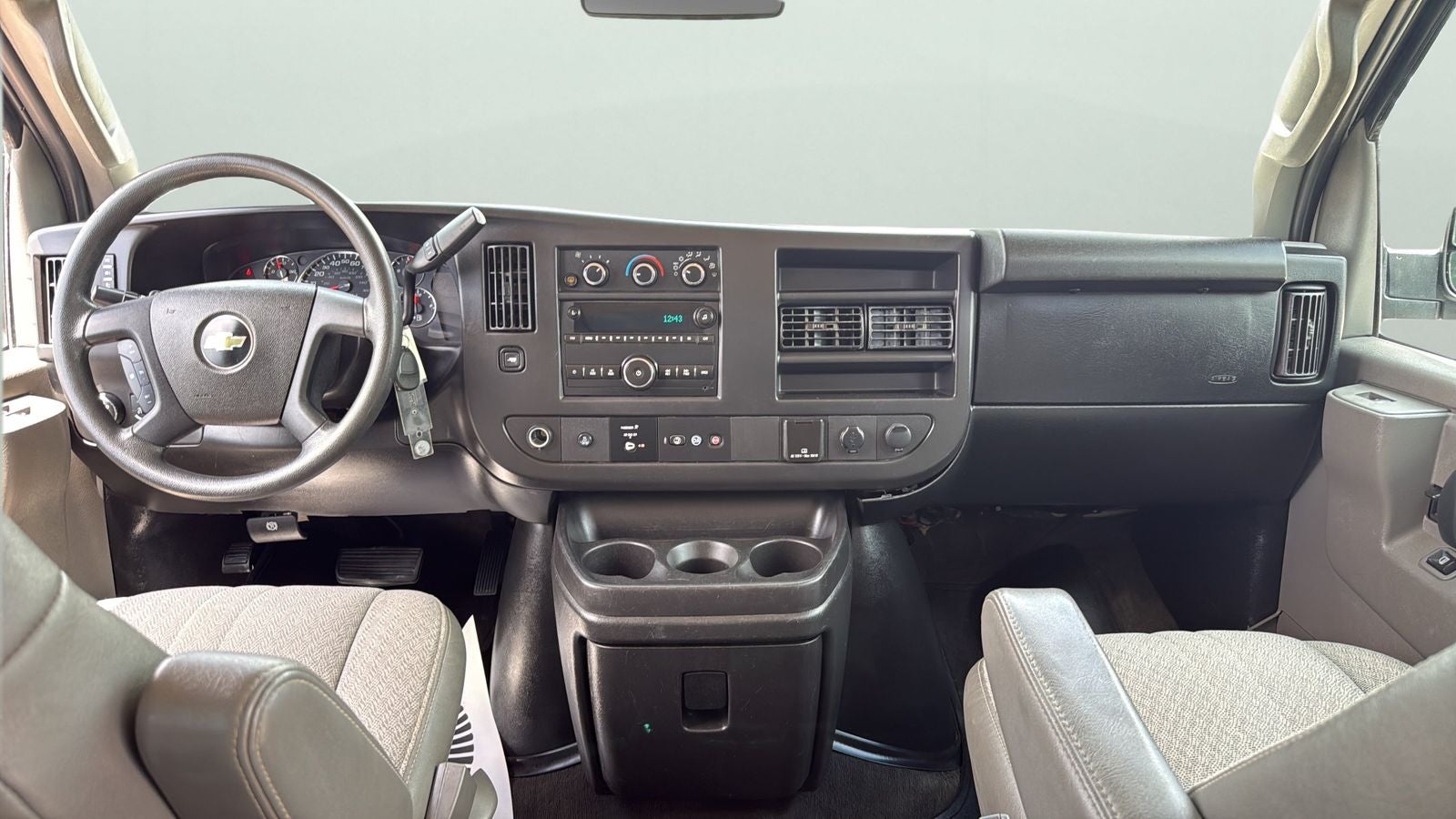 2018 Chevrolet Express 3500 LT Passenger