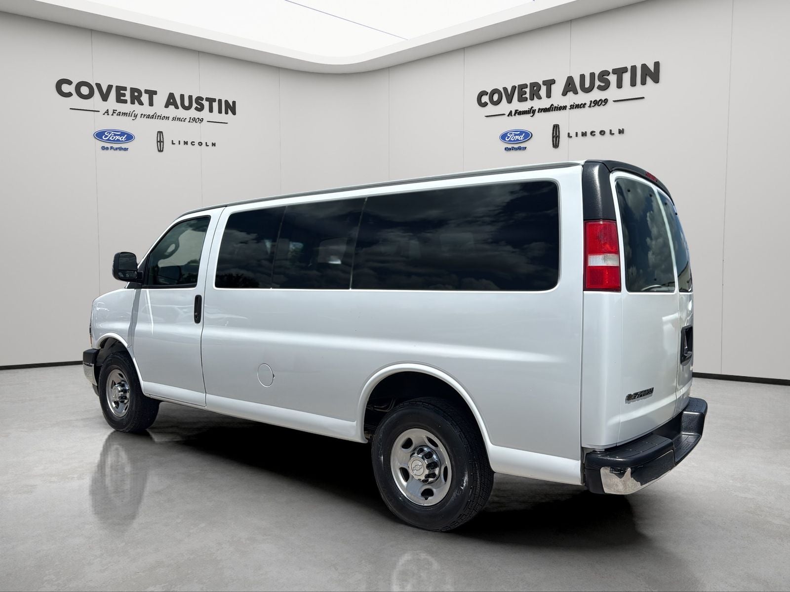 2018 Chevrolet Express 3500 LT Passenger