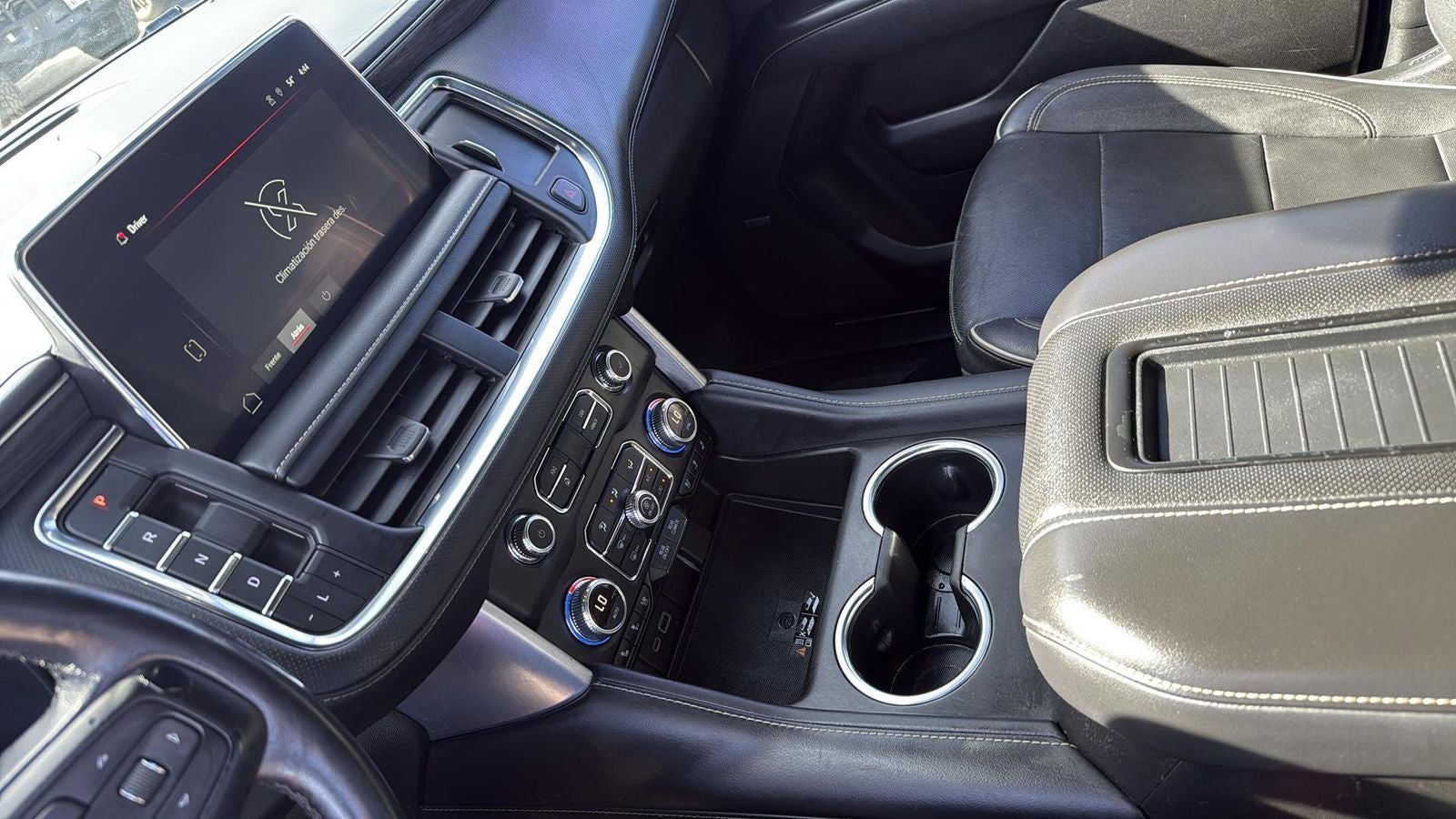 2022 GMC Yukon XL SLT