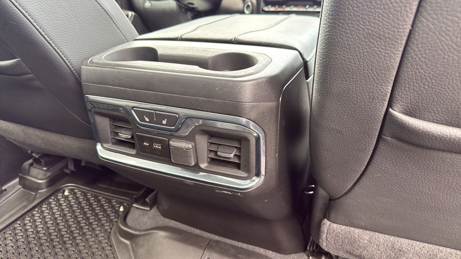 2023 GMC Sierra 3500HD Denali