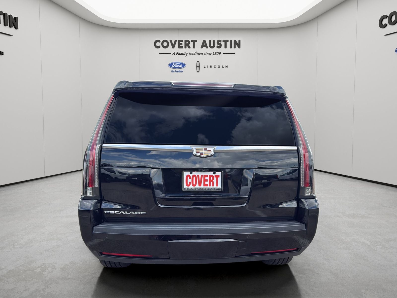 2018 Cadillac Escalade Luxury