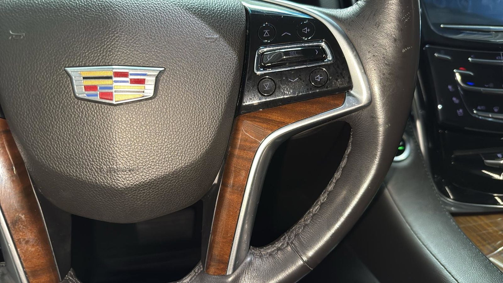 2018 Cadillac Escalade Luxury