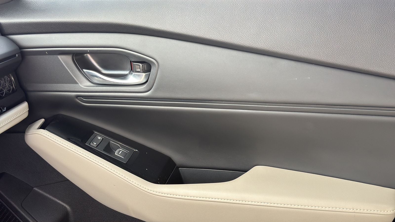 2023 Honda Accord Hybrid Touring w/o BSI