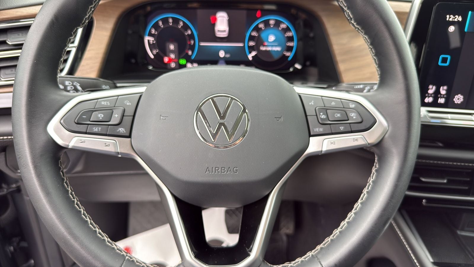 2024 Volkswagen Atlas 2.0T SE w/Technology