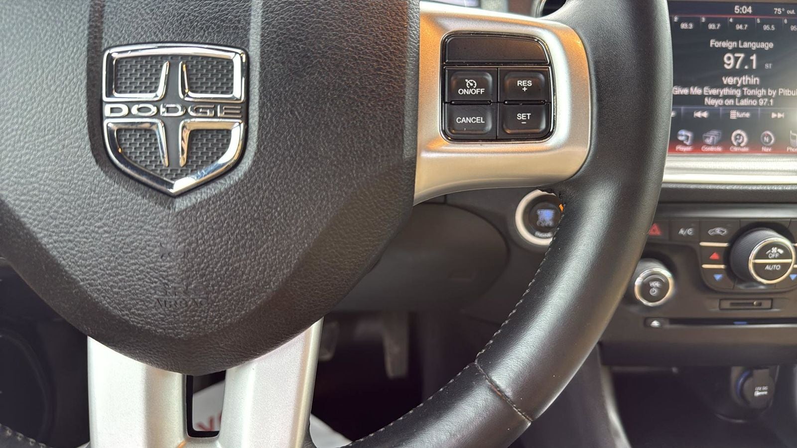 2013 Dodge Charger SXT