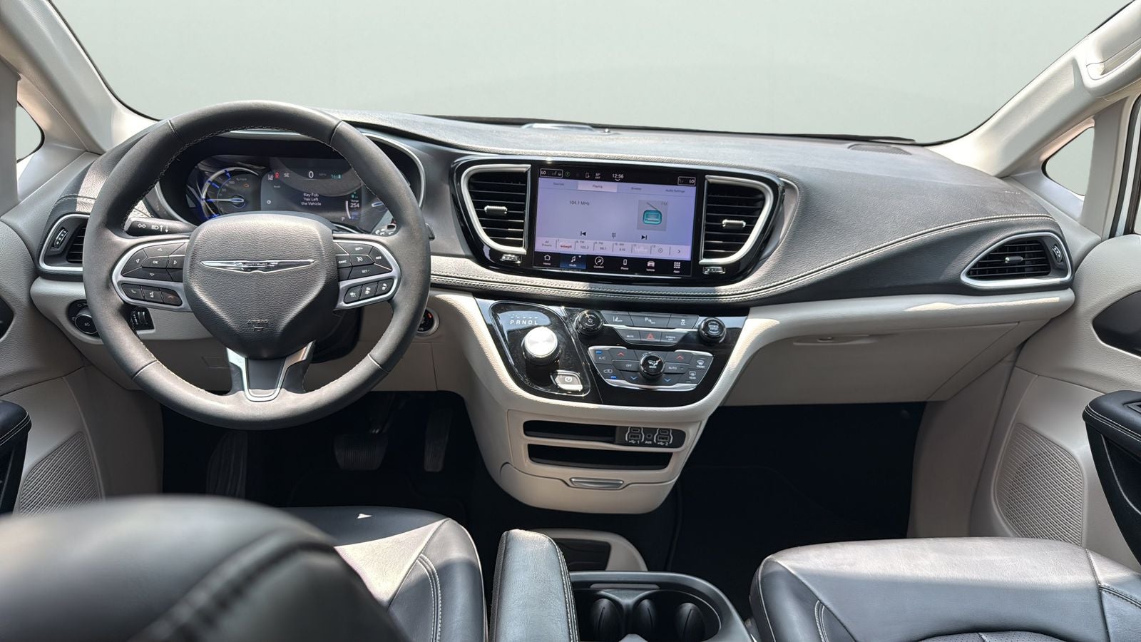 2023 Chrysler Pacifica Hybrid Touring L