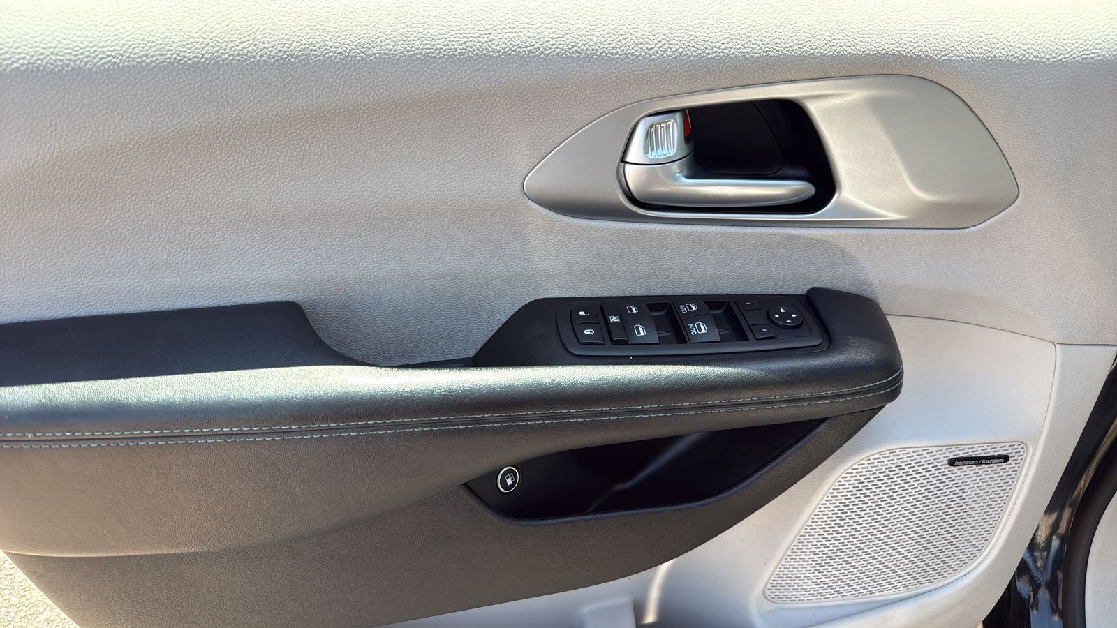 2018 Chrysler Pacifica Hybrid Limited