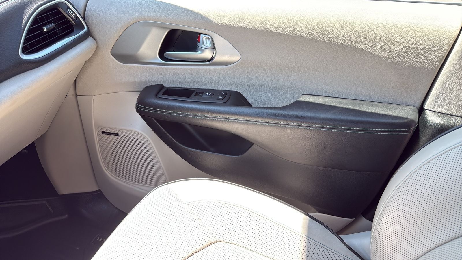 2018 Chrysler Pacifica Hybrid Limited