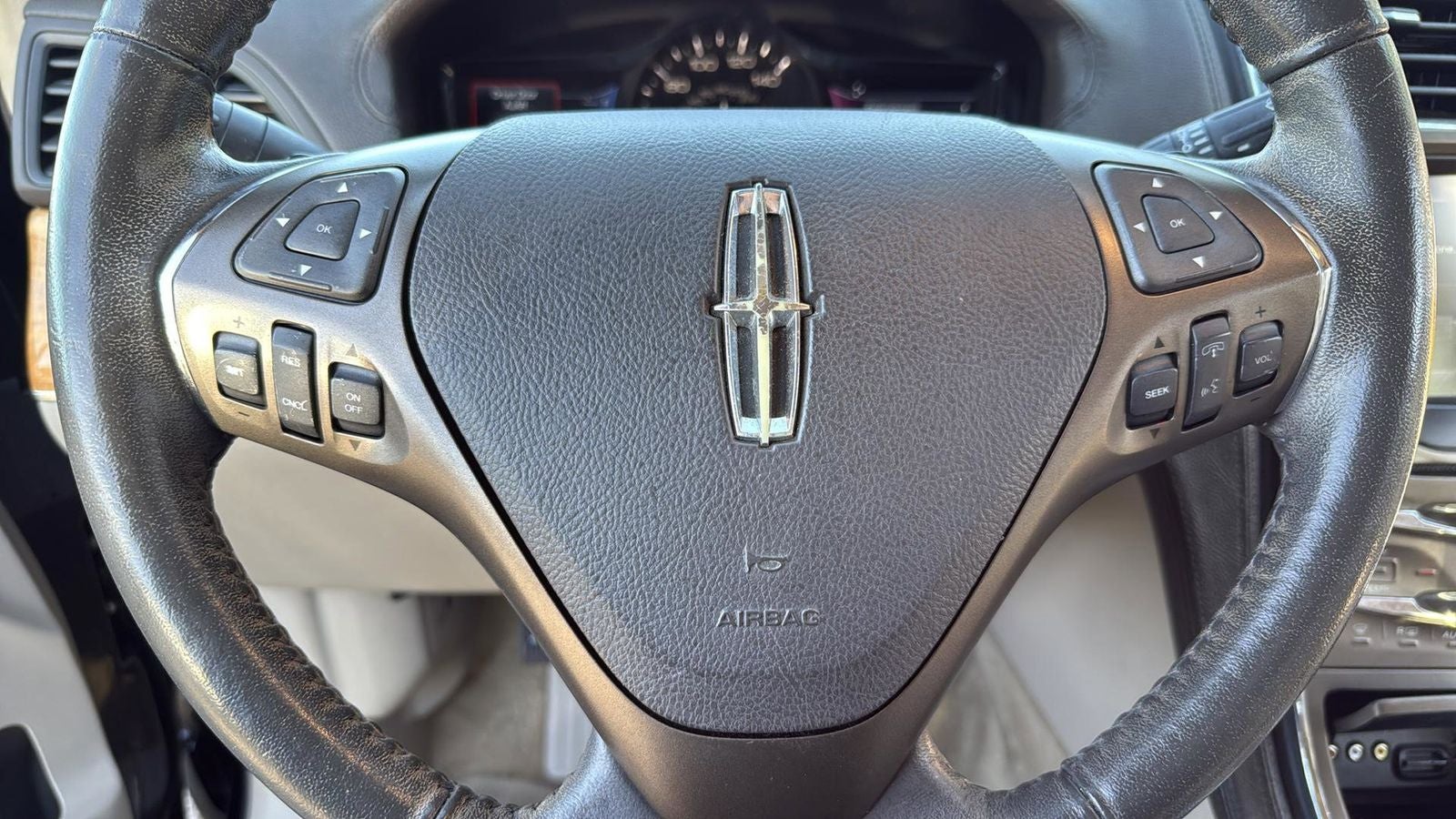 2015 Lincoln MKX Base