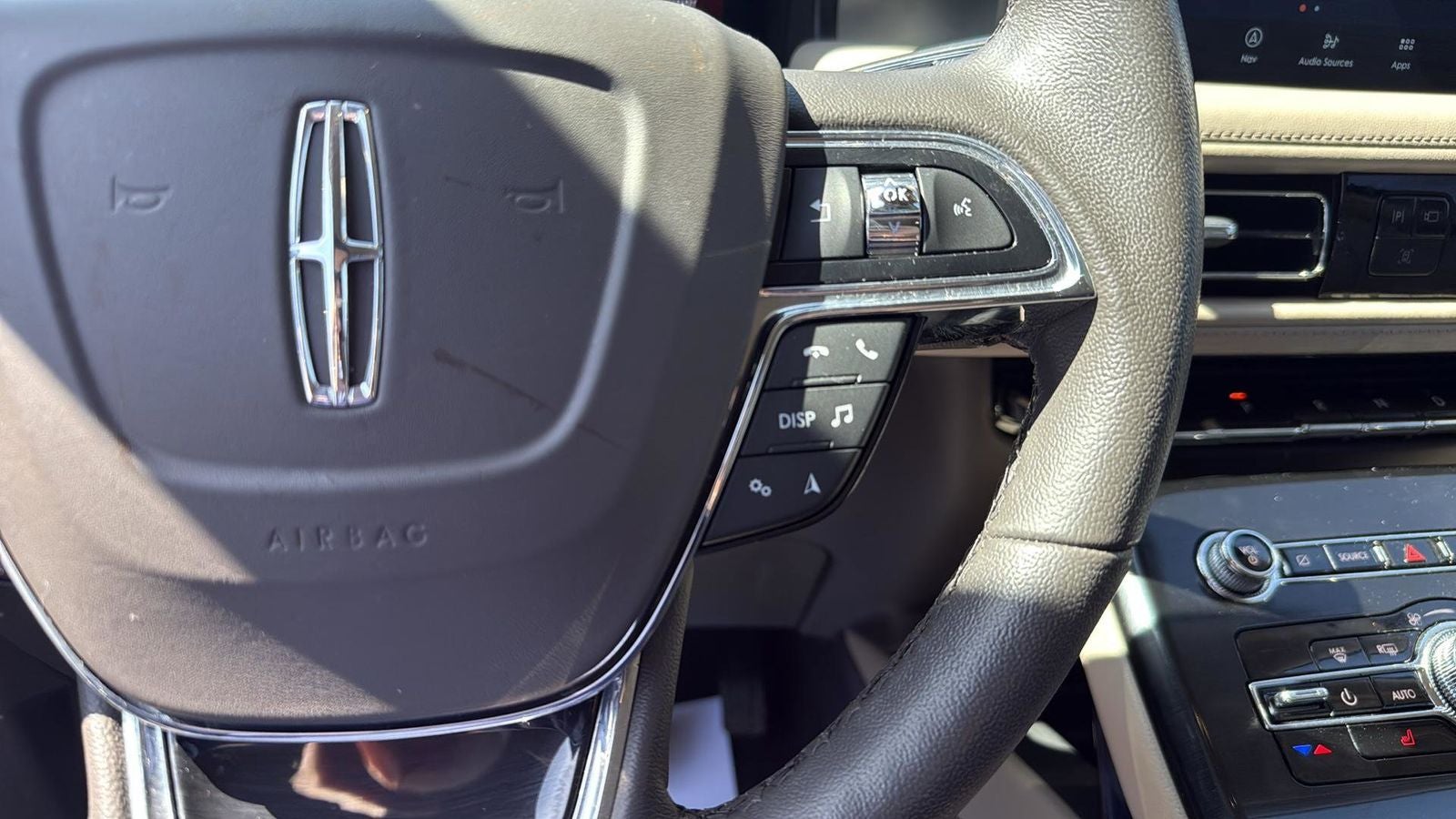 2022 Lincoln Nautilus Standard