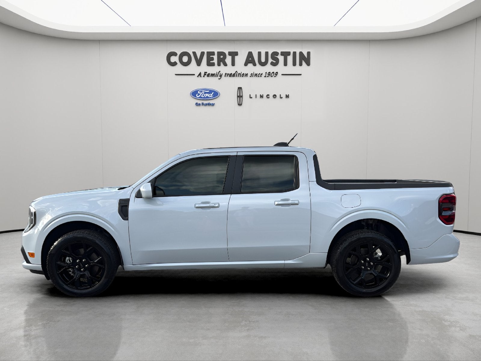 2026 Ford Maverick Lobo Standard