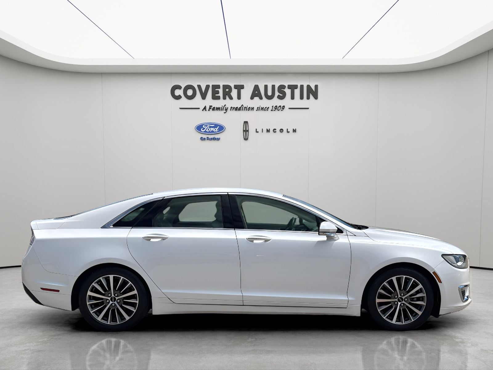 2019 Lincoln MKZ Standard