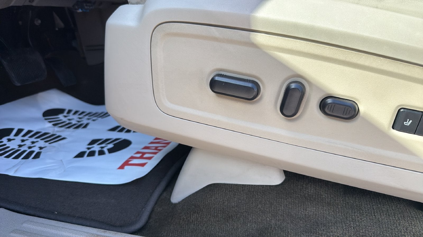 2015 Lincoln Navigator L Base