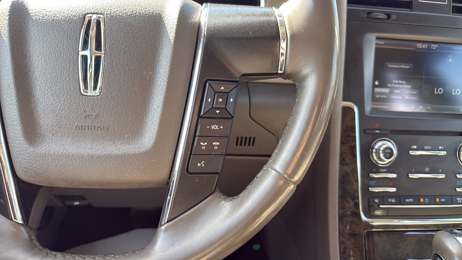2015 Lincoln Navigator L Base