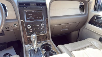 2015 Lincoln Navigator L Base