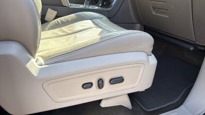 2015 Lincoln Navigator L Base