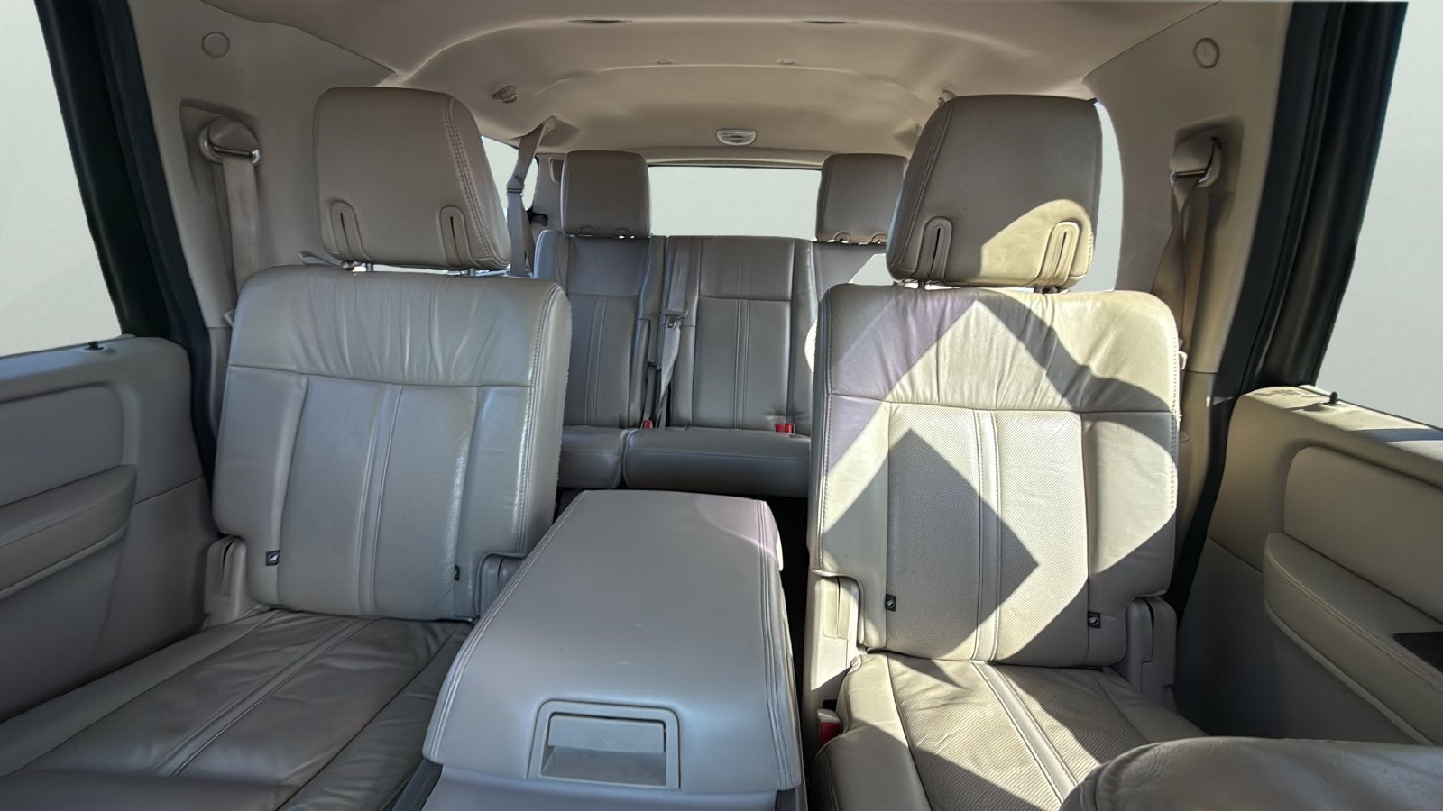 2015 Lincoln Navigator L Base