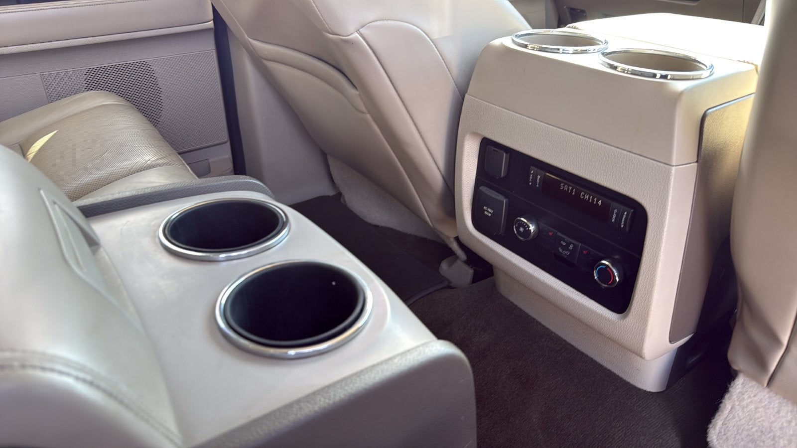 2015 Lincoln Navigator L Base