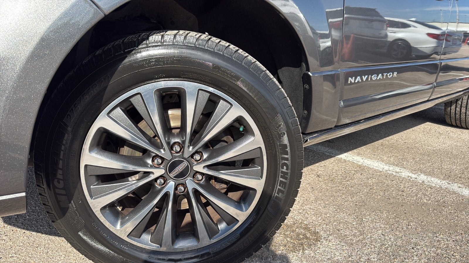 2015 Lincoln Navigator L Base