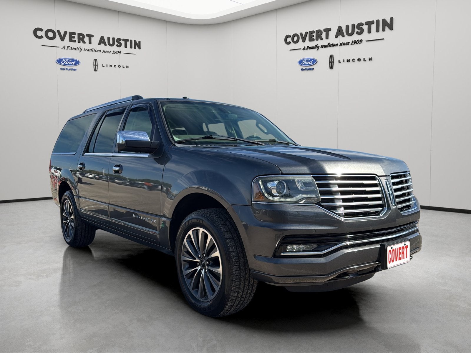 2015 Lincoln Navigator L Base