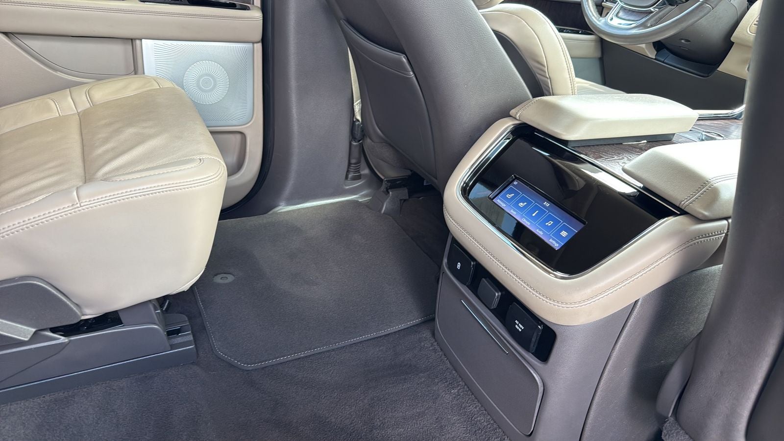 2022 Lincoln Navigator L Reserve