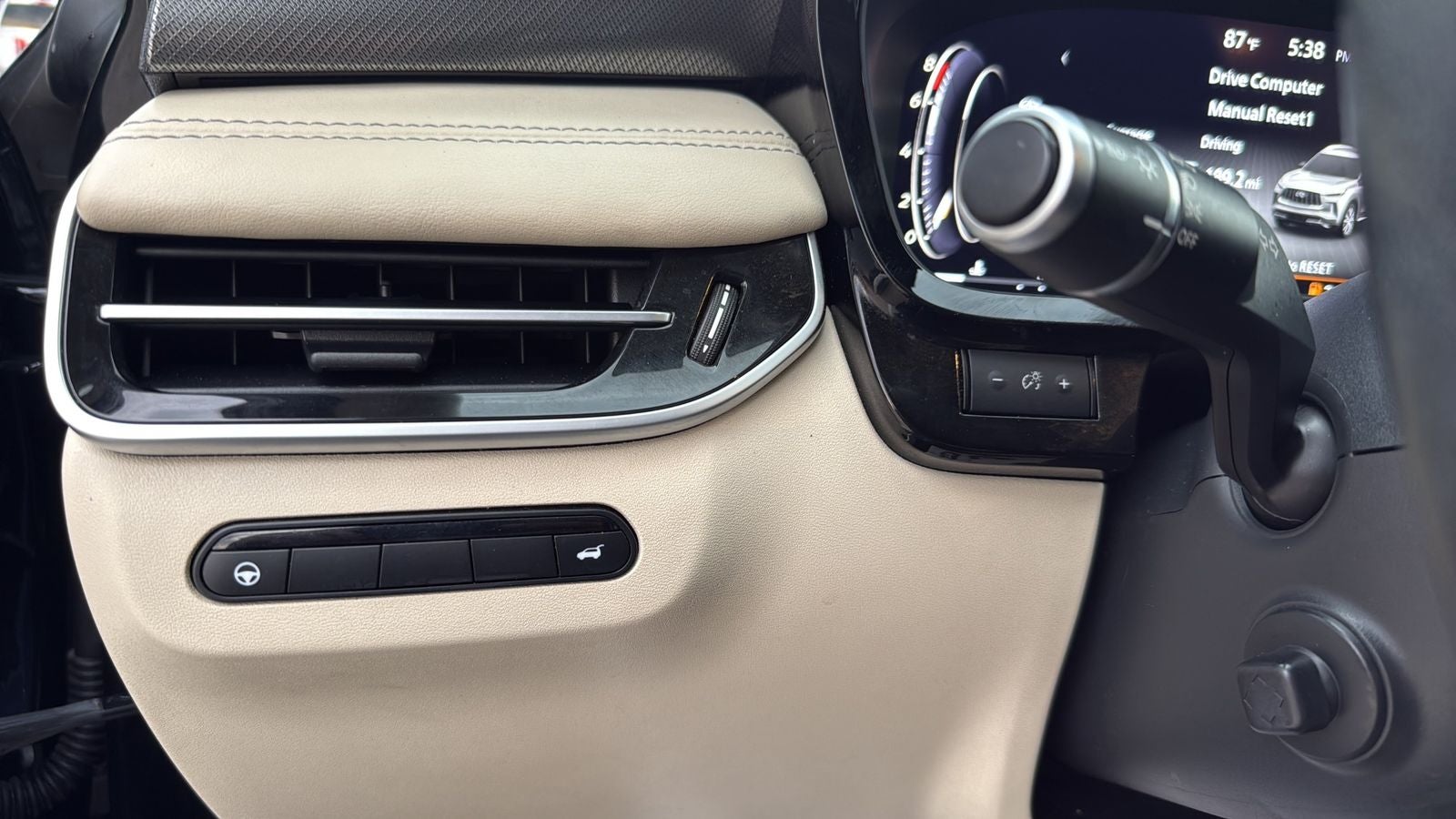 2022 INFINITI QX60 LUXE