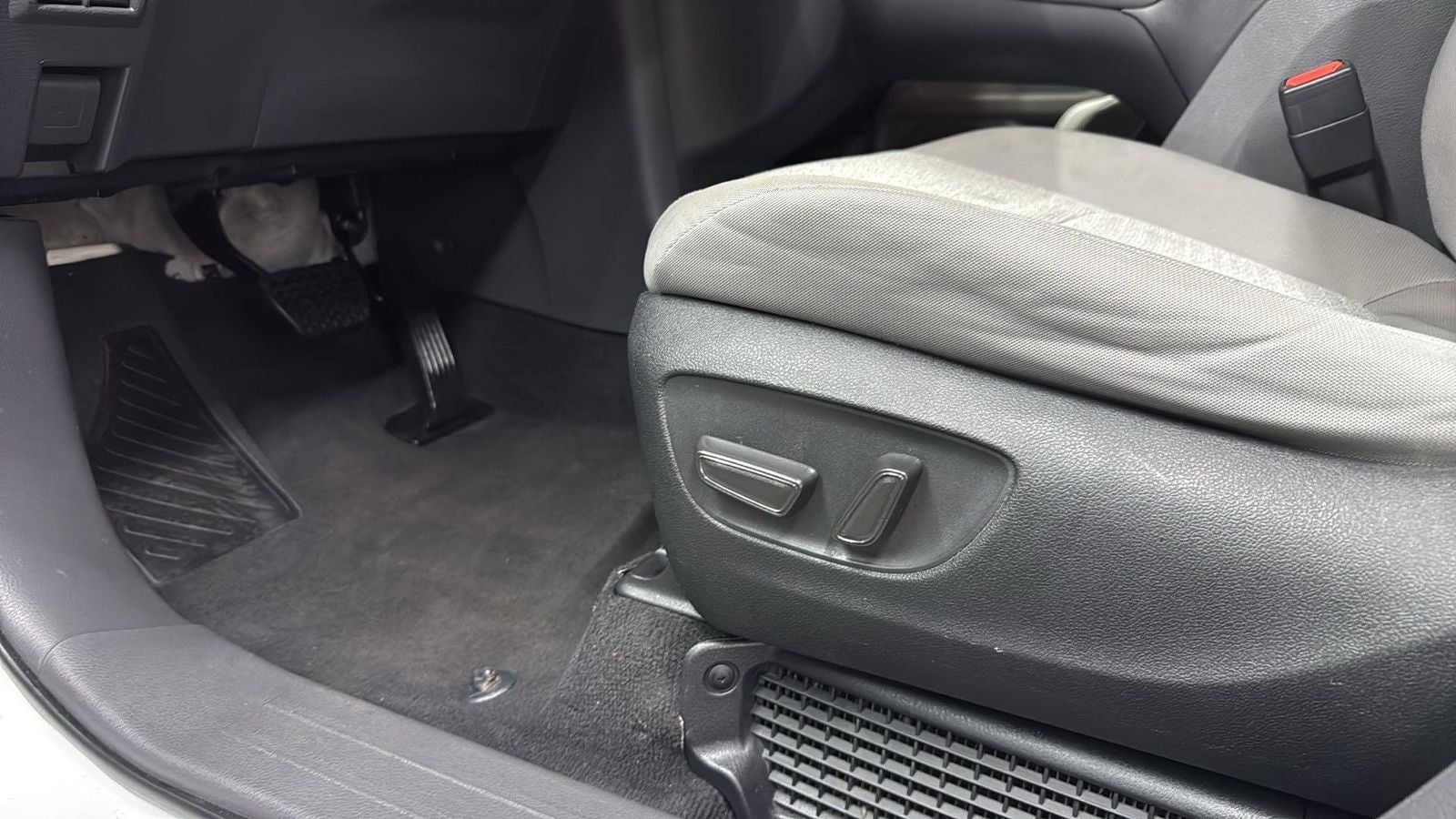 2024 Toyota Sienna LE 8 Passenger