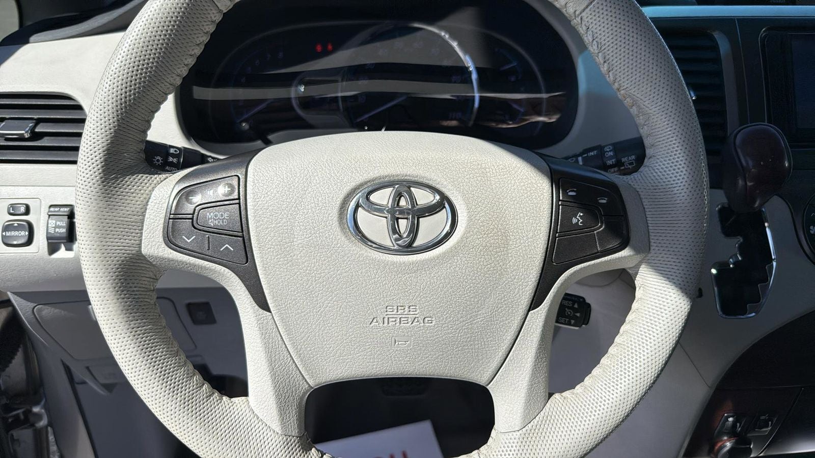 2013 Toyota Sienna XLE 8 Passenger