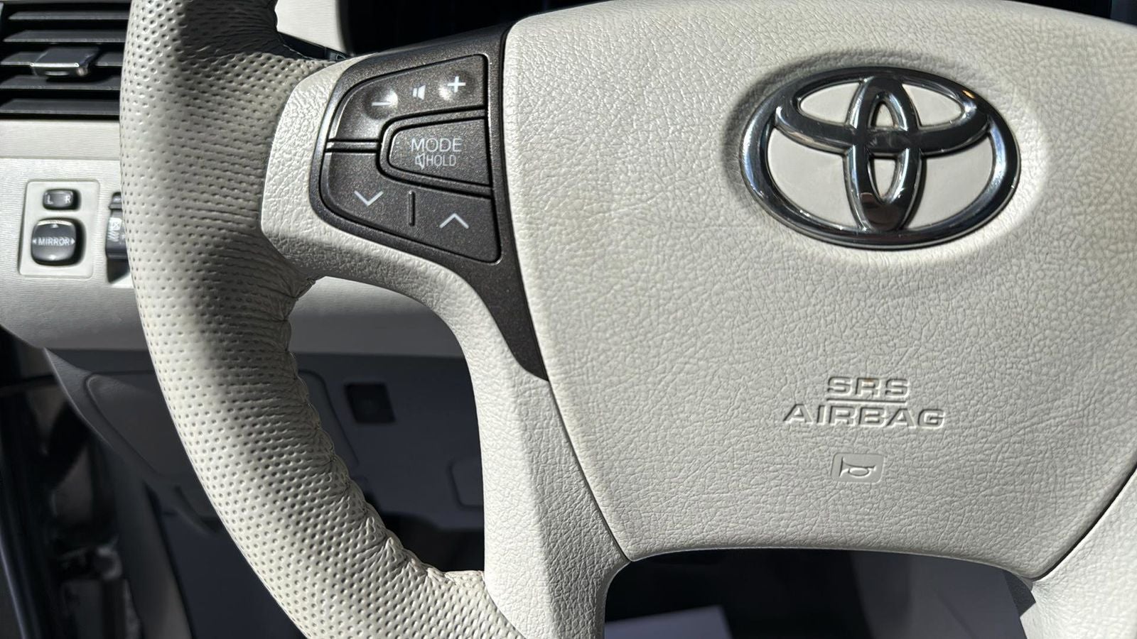 2013 Toyota Sienna XLE 8 Passenger