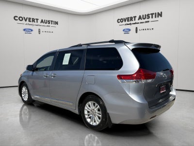 2013 Toyota Sienna XLE 8 Passenger