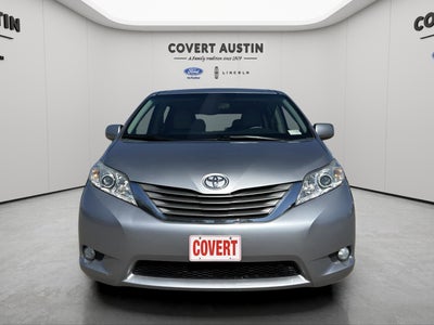 2013 Toyota Sienna XLE 8 Passenger