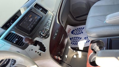 2013 Toyota Sienna XLE 8 Passenger