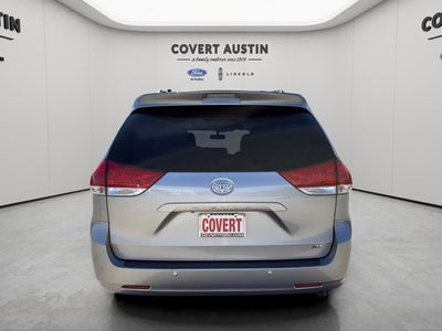 2013 Toyota Sienna XLE 8 Passenger