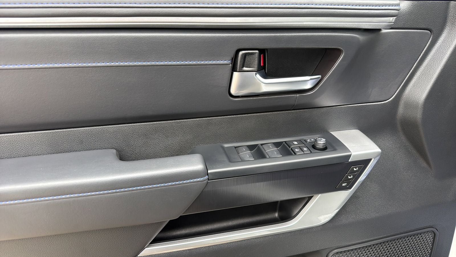 2025 Toyota Sequoia Platinum