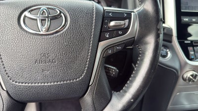 2018 Toyota Land Cruiser Base