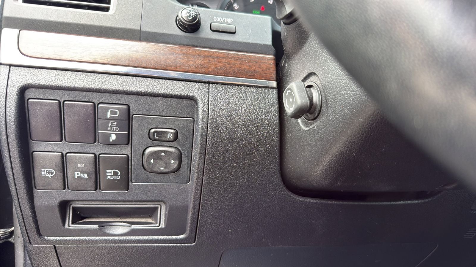 2018 Toyota Land Cruiser Base